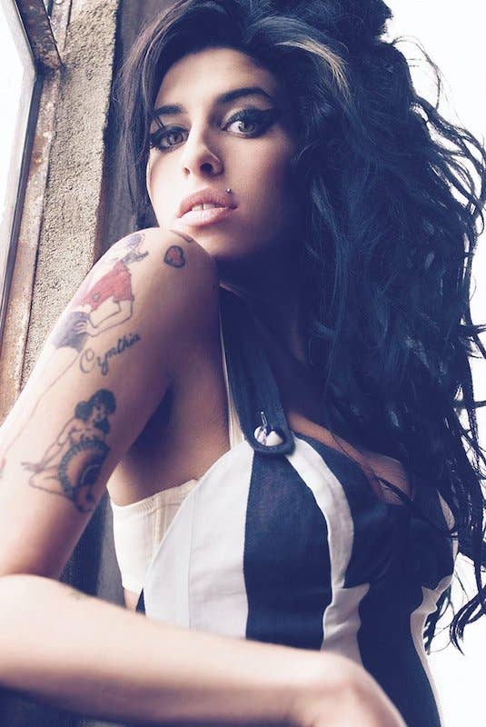 Amy Winehouse Poster 24x36